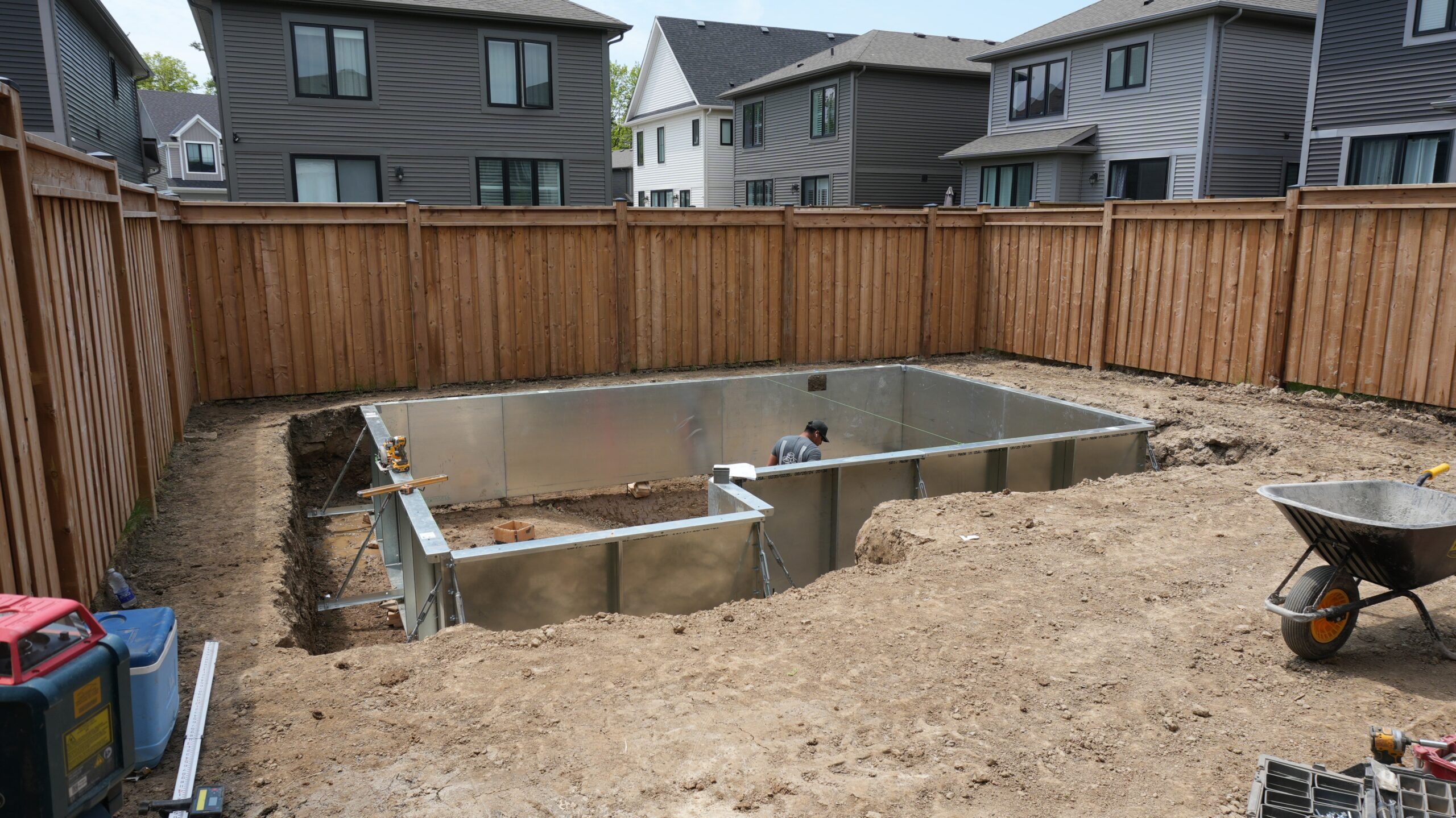 Swimming pool construction planning with measurements and layout considerations